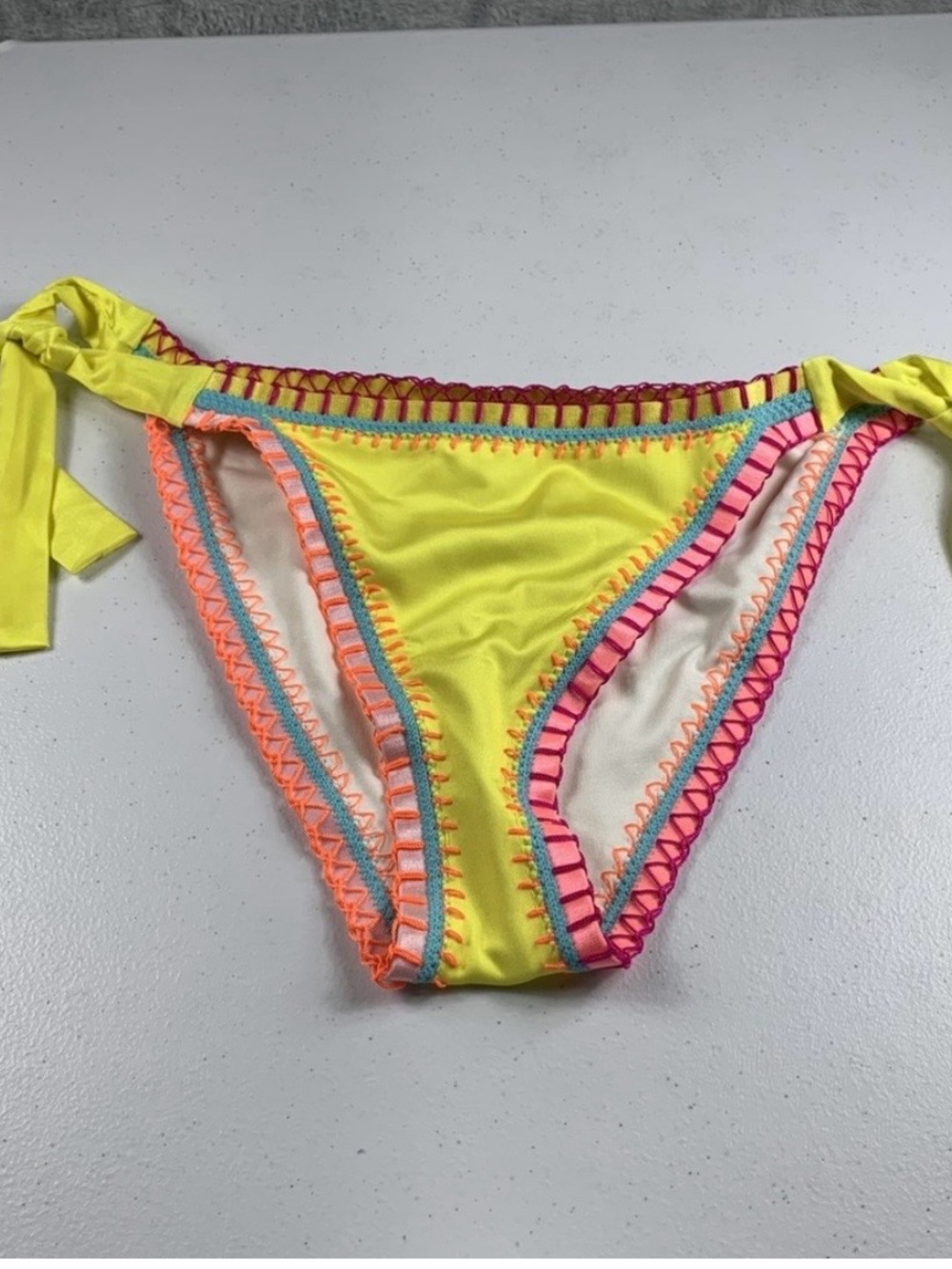 PQ Swim x Solange Ferrarini Womens Crochet Trim Bikini Bottoms Medium Yellow NWT